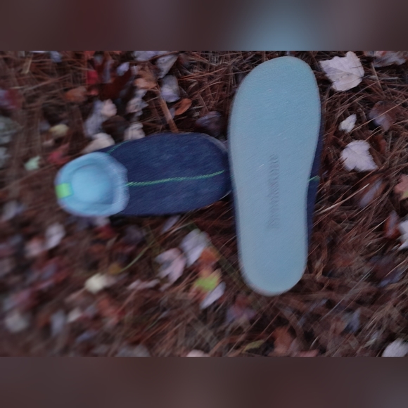 BROOKSTONE - Picture 1 of 4